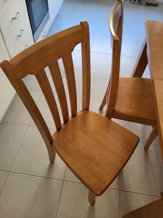Mesa e cadeiras de jantar madeira maciça