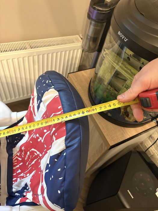 Продам годувальне крісло дитяче .