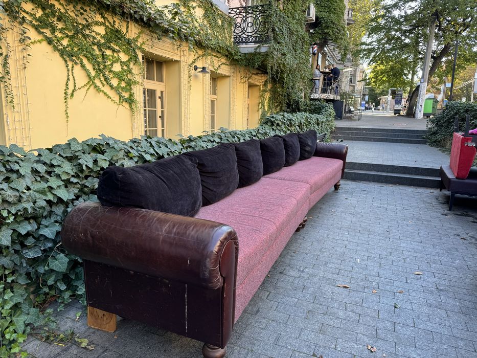 Диваны , мягкие уголки для хорики рестораны бары