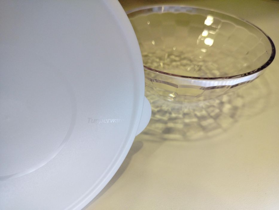 Półmisek Salaterka przeźroczysta Tupperware z białą pokrywką 0,5 l