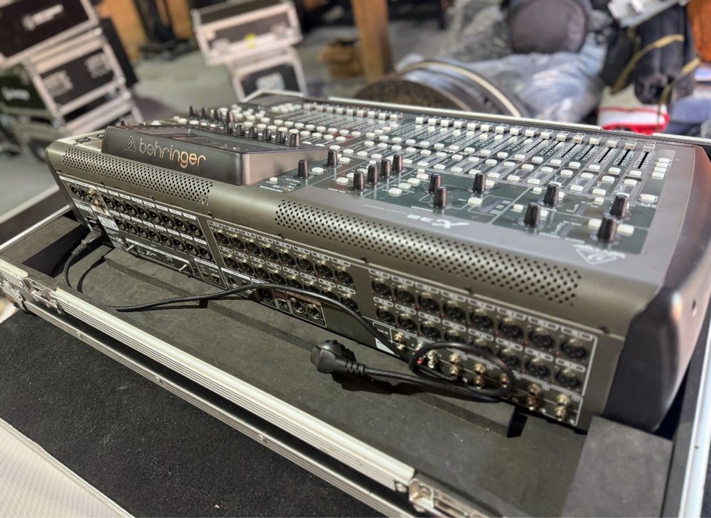 Behringer X32 Full+ FlightCase, Zadbany