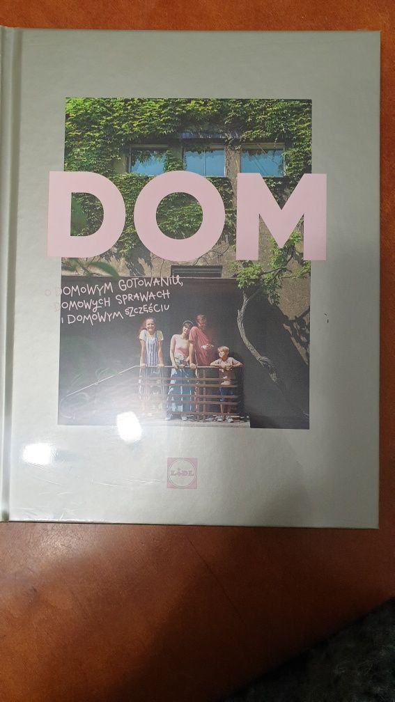 Książka z Lidl Dom o domowym gotowaniu..