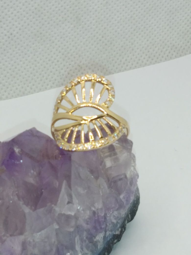 Złoty pierścionek cyrkonie, złoto 585 r.14