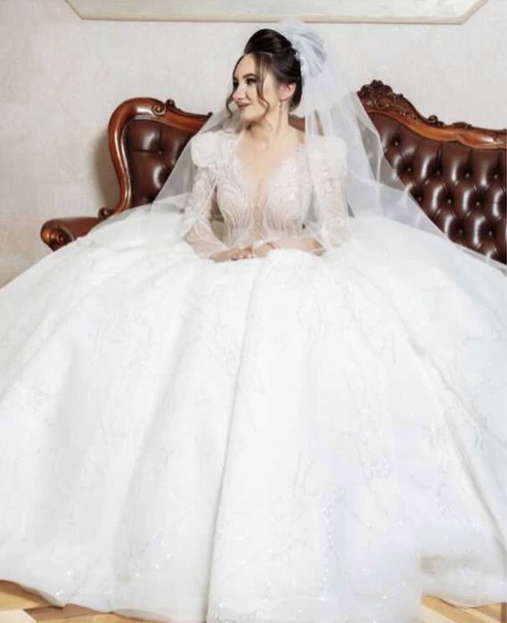 Весільна сукня