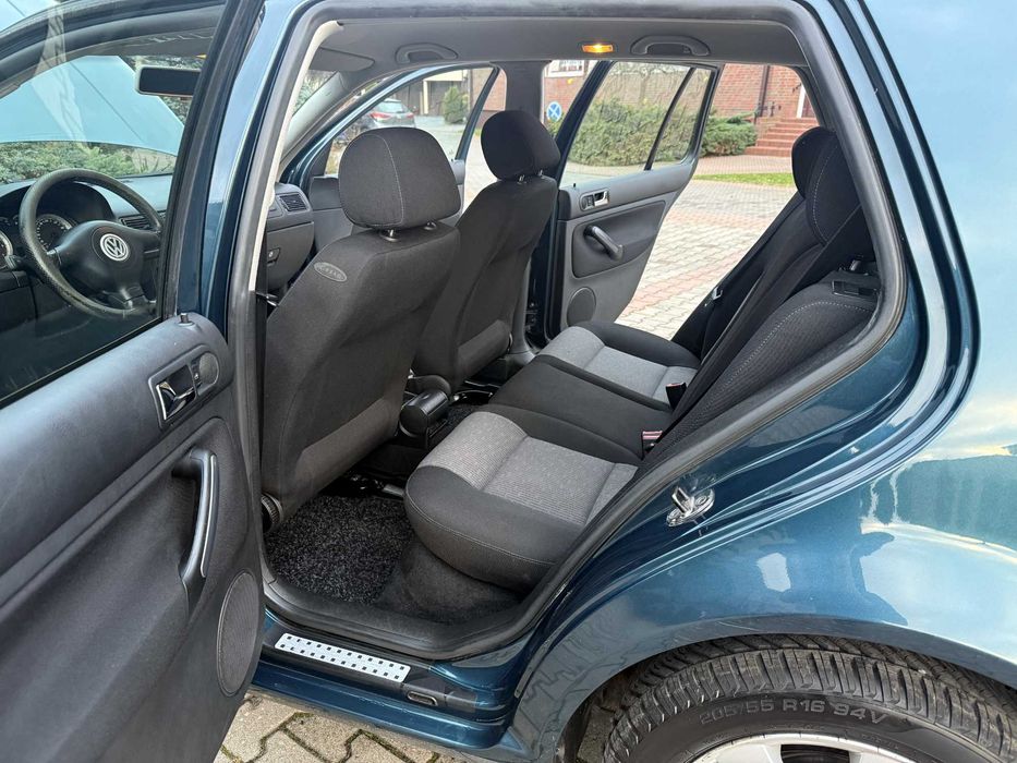 Volkswagen Golf 4 1.4b 03r Pacific 12 lat 1 wł rarytas zobacz warto