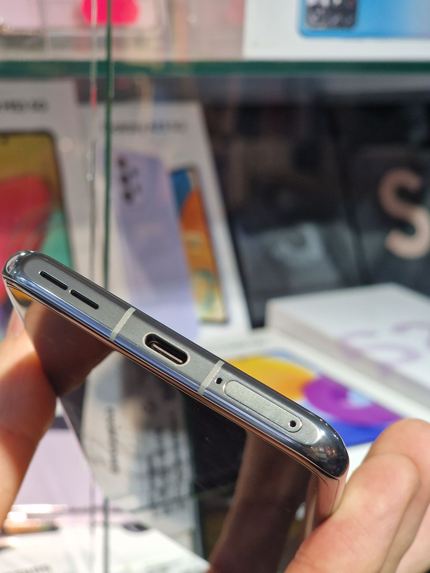 Смартфон OnePlus 11 5g 8/128Gb Green (CPH2449) Global 520€