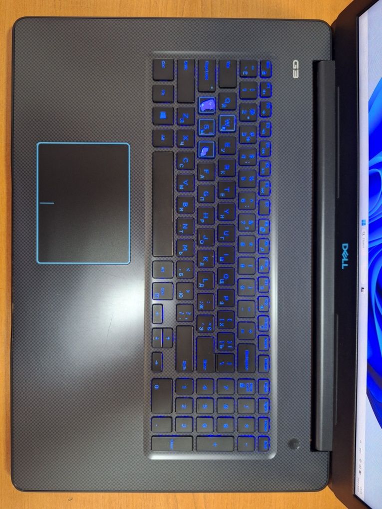 Dell Inspiron G3 17 3779 i5-8300H GTX 1060 6Gb DDR4 16Gb SSD + HDD