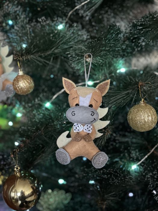 Кінь символ року 2026 фетрові іграши ,іграшки на ялинку  , школи