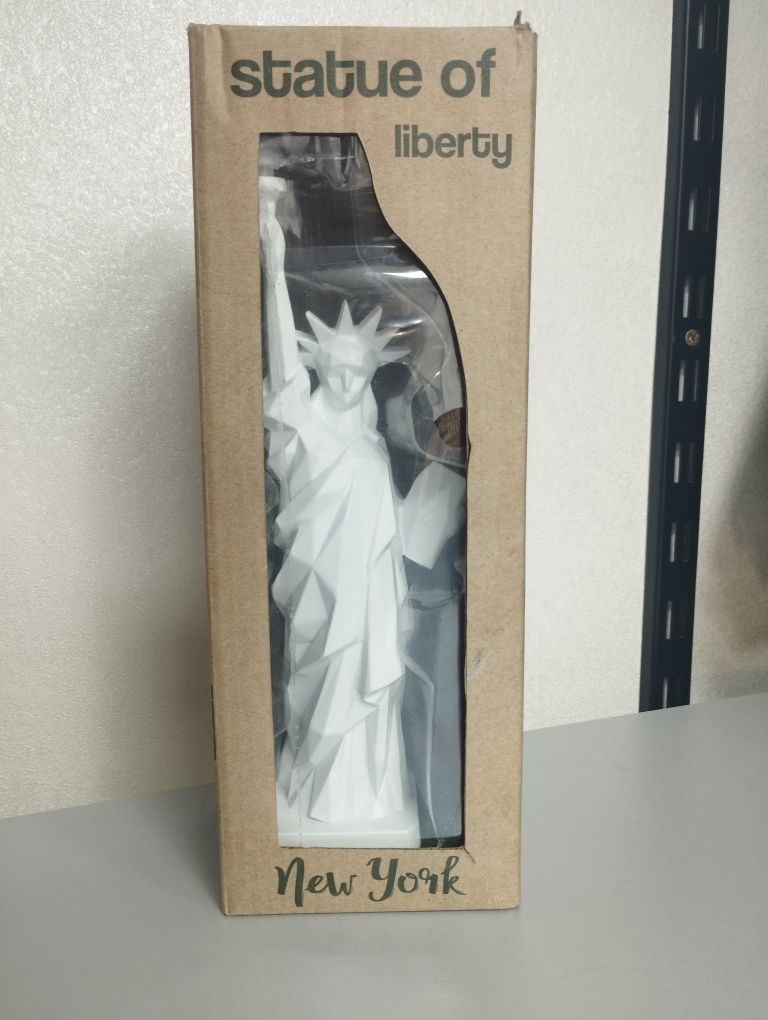 Статуя свободи Нью Йорк