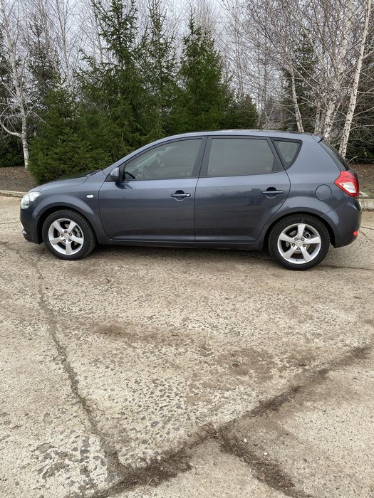 Продаю автомобіль KIA ceed