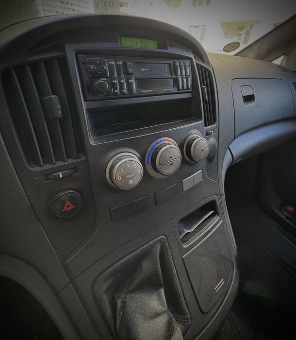 Микроавтобус Hyundai H1