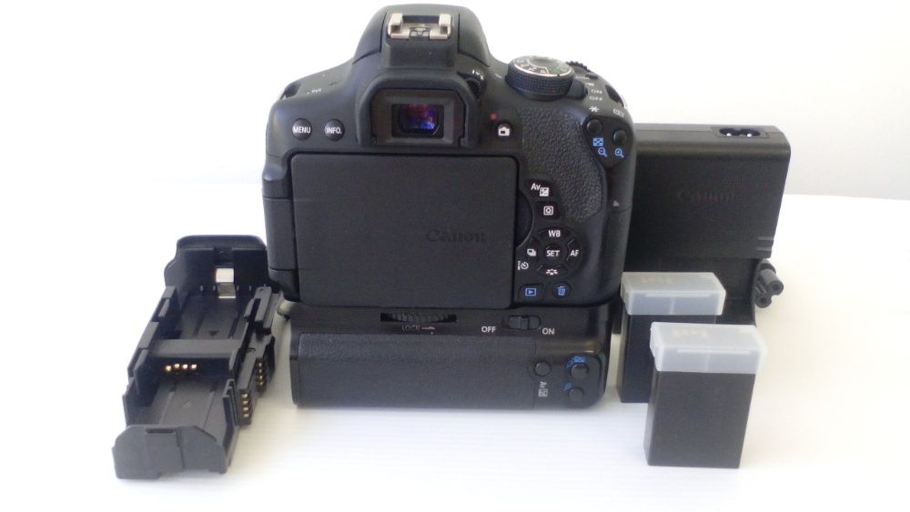 Canon 750D | 5 Baterias
| 2 Carregadores