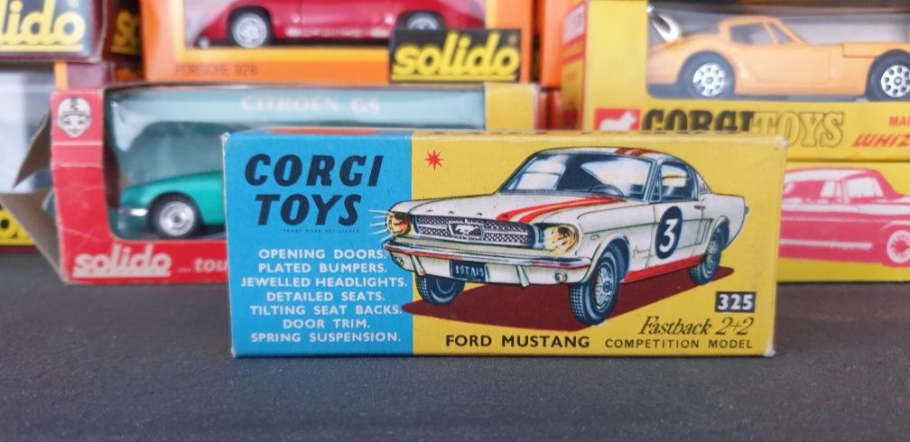 Corgi Toys Ford Mustang Fastback 2+2 z oryginalnym pudełkiem