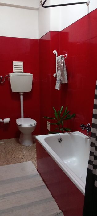 Quarto Grande  tudo incluído Tv e Internet