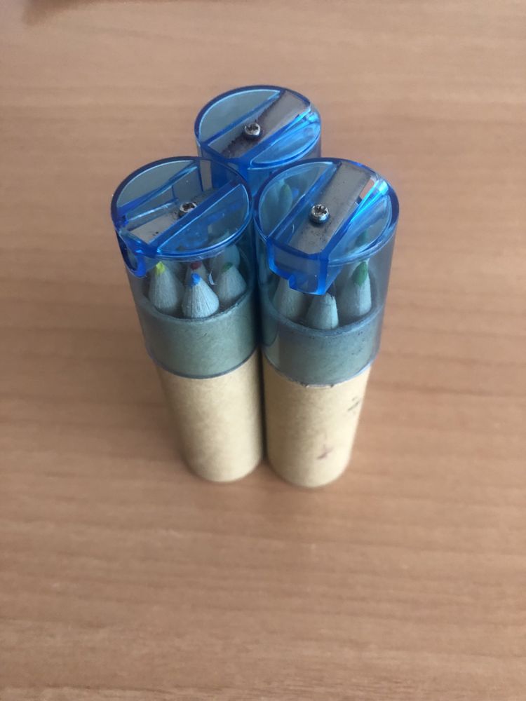 Pequena caixa de Lapís de cor