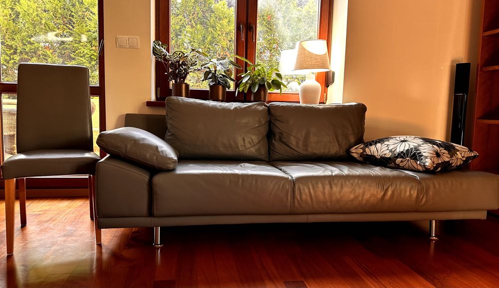 Zestaw mebli skórzanych do salonu - sofa/kanapa, puf i 8 krzeseł