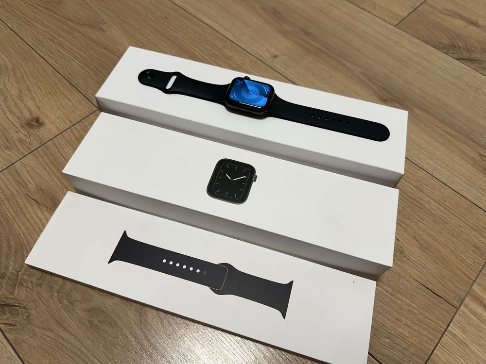 Apple Watch serii 5 44 mm SPACE GRAY w bardzo fajnym stanie!