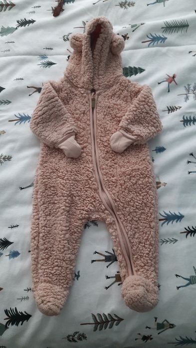 Pajacyk kombinezon hm 68