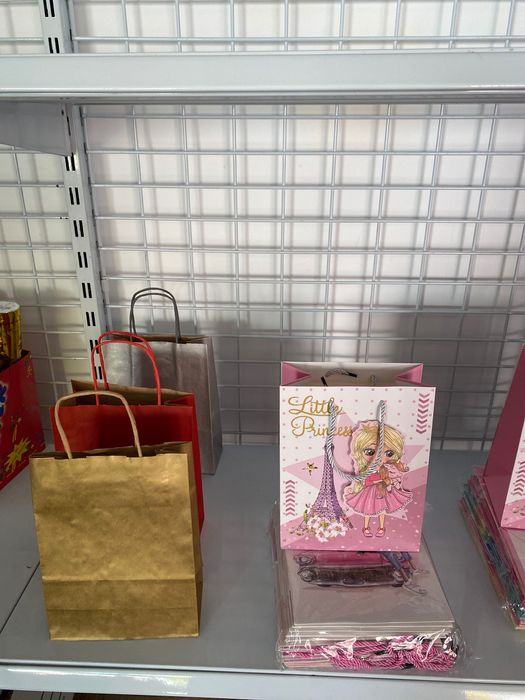 Sacos de papel  motivos variados cada unidade 0,50€