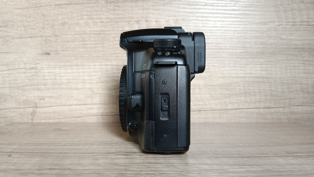 Плівкова камера Canon Elan 7