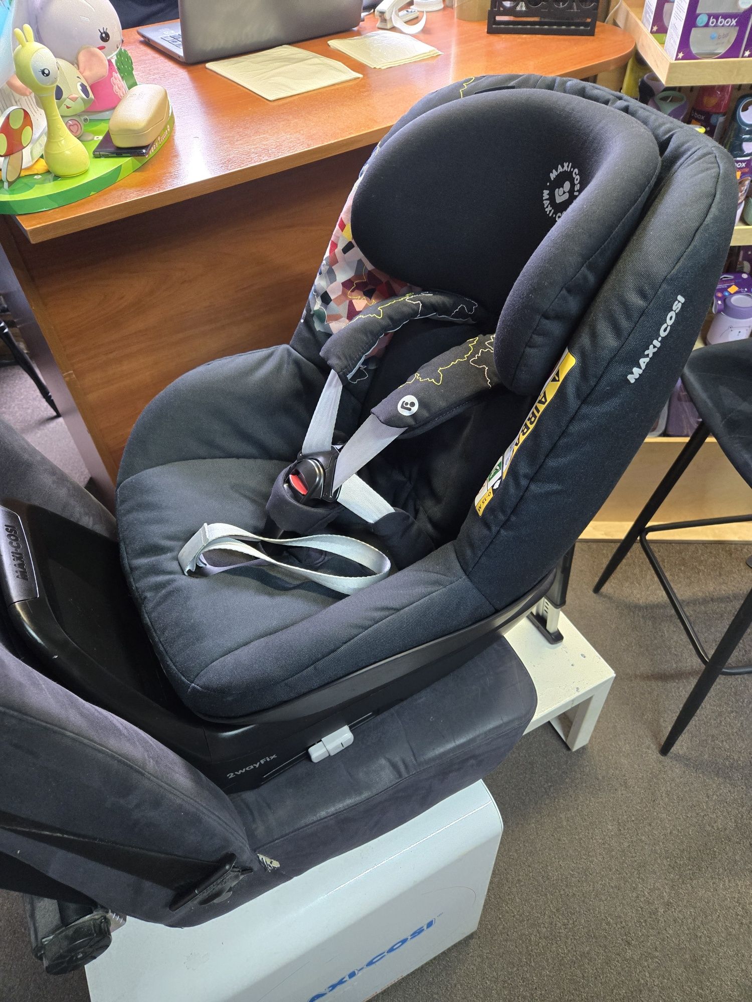 Maxi Cosi zestaw 3 elementy Fotelik Pebble Plus +baza 2wayfix +Pearl