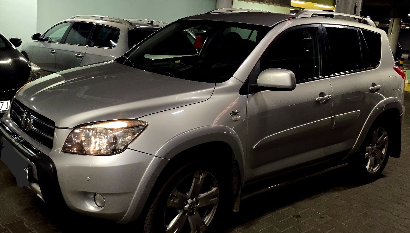 Samochód osobowy Toyota RAV4