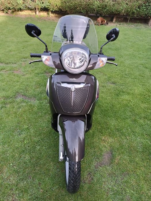 Skuter Aprilia Scarabeo 125 ładnie utrzymany skuter z kufrem.