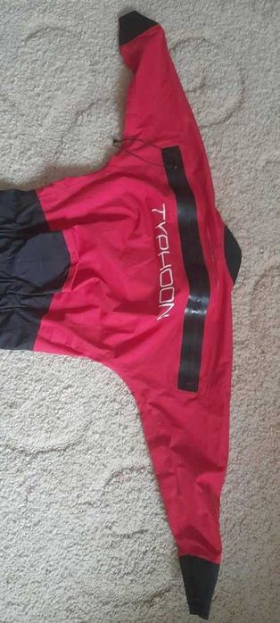 Продам сухий гіідрокостюм TYPHOON ROOKE