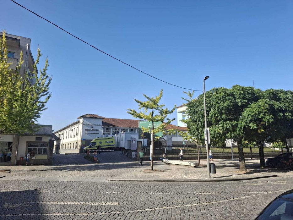 LOJA COMERCIAL CENTRO DE SANTO TIRSO ALUGA-SE OU VENDE-SE