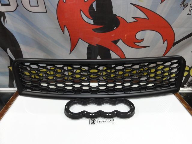 Grelha frontal em plástico Audi A4 8e, B6 01-04 RS4 LOOK em preto mate