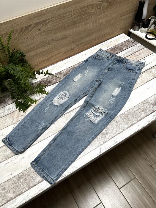 Spodnie jeansy, dzinsy, z przetarcismi, dziurami, rozmiar M