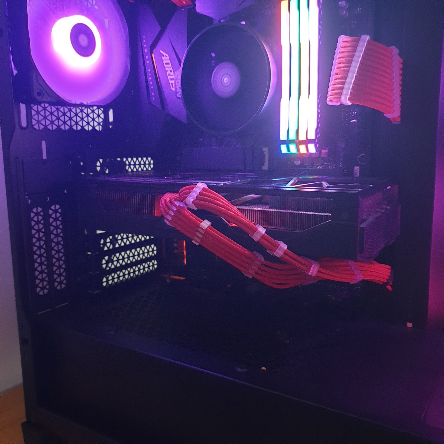 PC Gamer  Vega 56 Esports