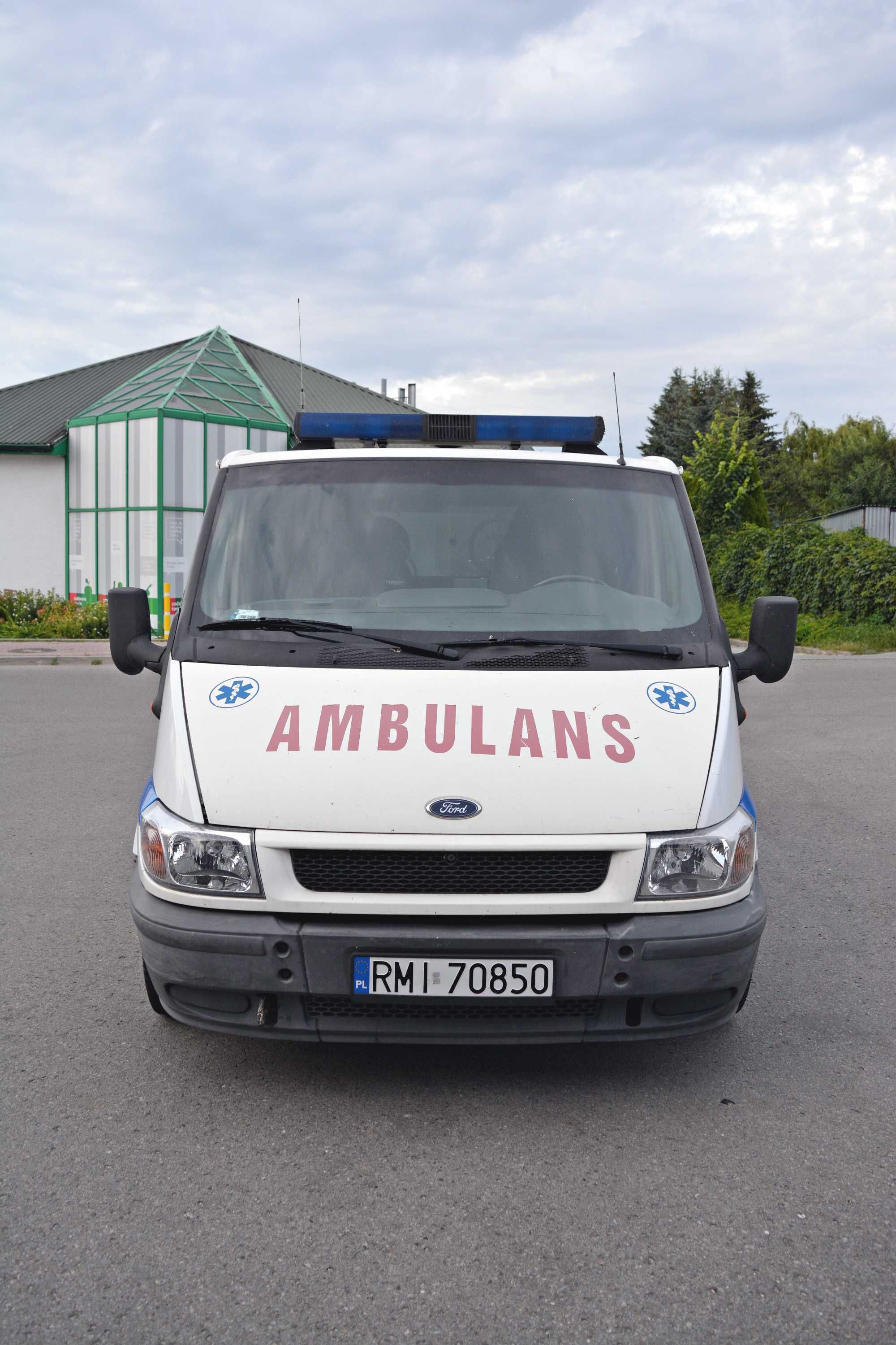 Ford Transit karetka sanitarna pojazd specjalny