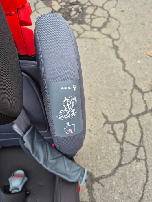 Дитяче автокрісло від 9 до 36 кг