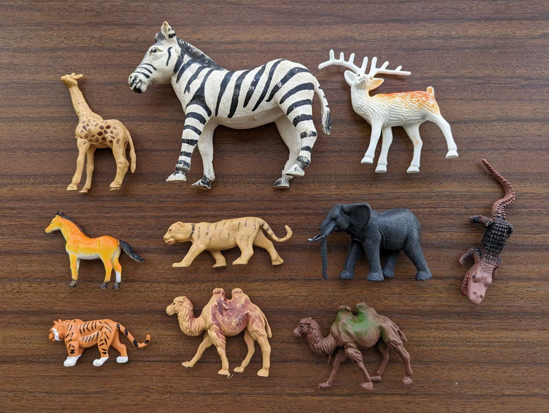 Conjunto de Animais em Miniatura