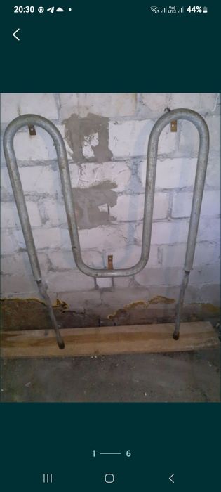 Кафель, плитка ПХВ, змеевик отопления, запчасти бачка туалета, палас.