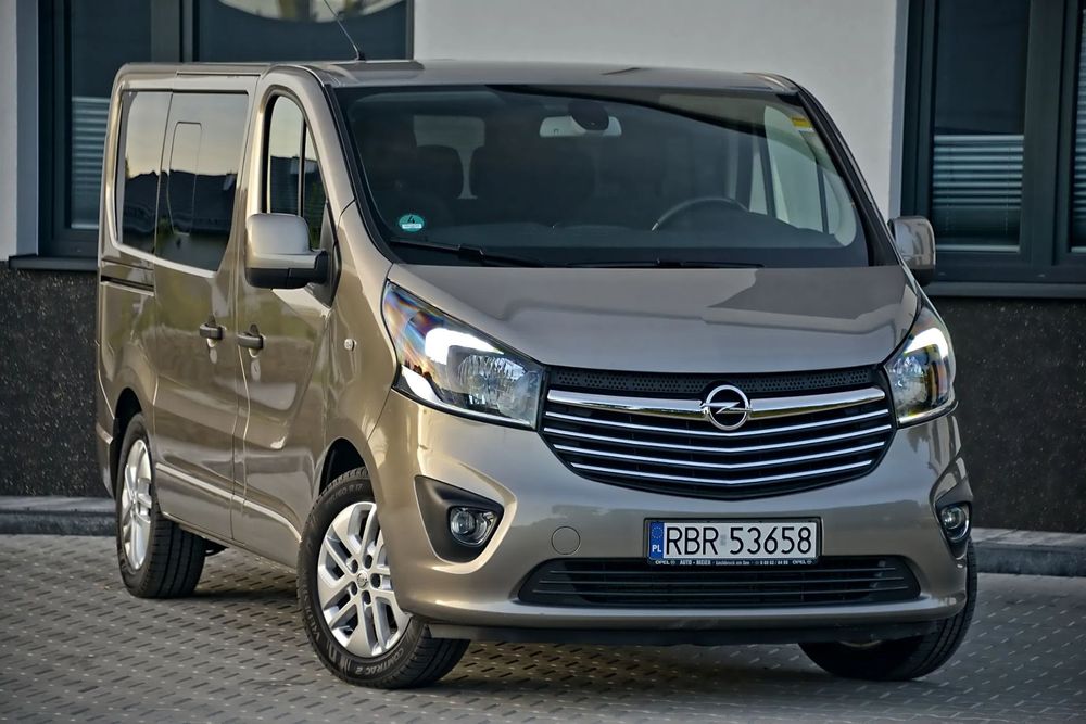 Opel Vivaro 1.6 CDTi BiTURBO 125KM 9 Osób Nawiewy Kamera cofania Grzane fotele Alu