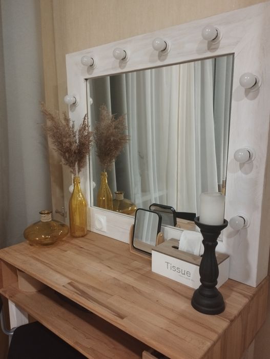 Стіл для бровіста,візажиста,гримериний стіл