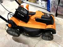 LawnMaster CLMF2437G Battery Powered Lawn Mower 24V MAX 2x4.0Ah