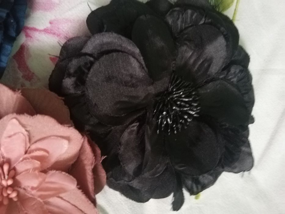 Квіточка заколка, брошка