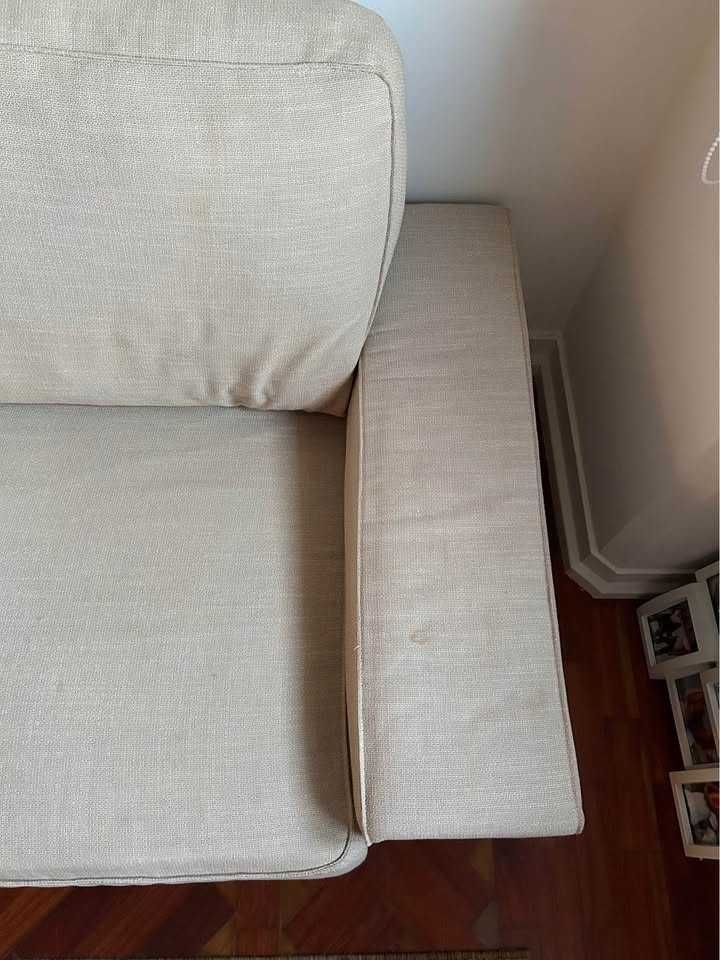 Sofá bege 3 lugares