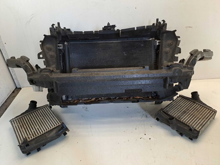 AUDI Q8 4M8 Телевізор передня панель