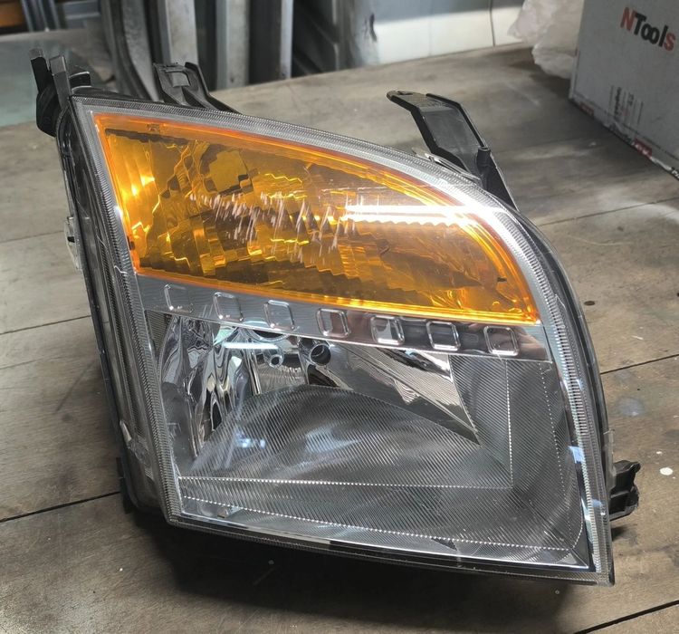 lampa prawa przód ford fusion