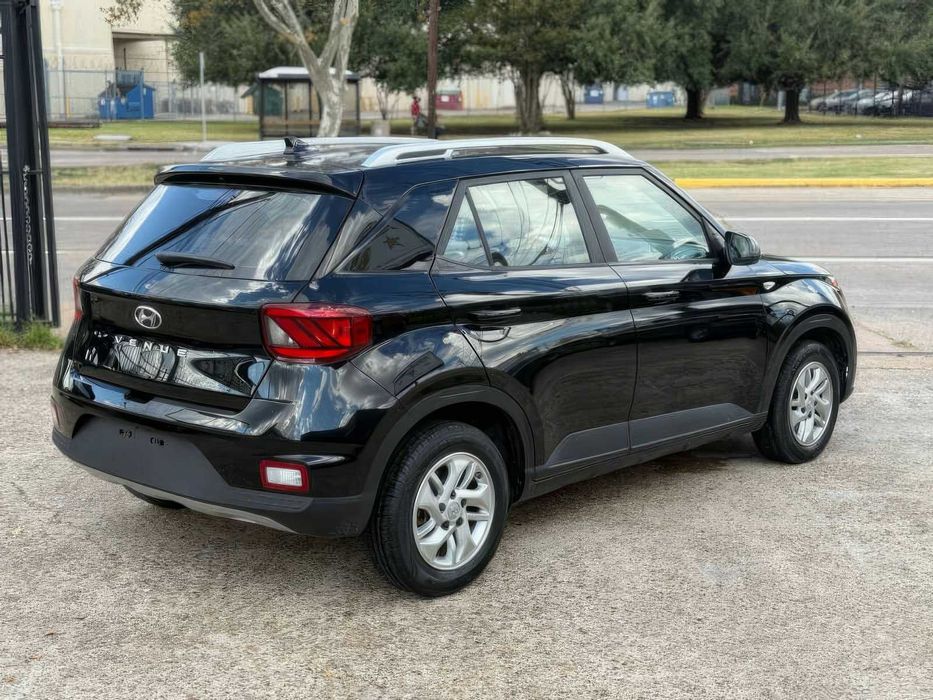 Hyundai Venue      2020