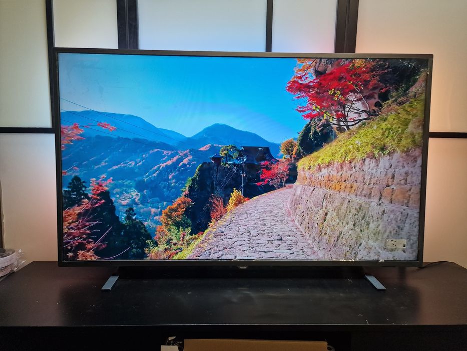 Jak NOWY Philips 50cali 4K UHD Ambilight DVB-T2 SMART telewizor