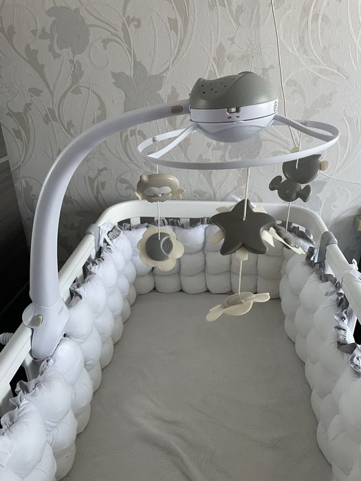 Музыкальный мобиль Infantino 3 в 1 с проектором Серый