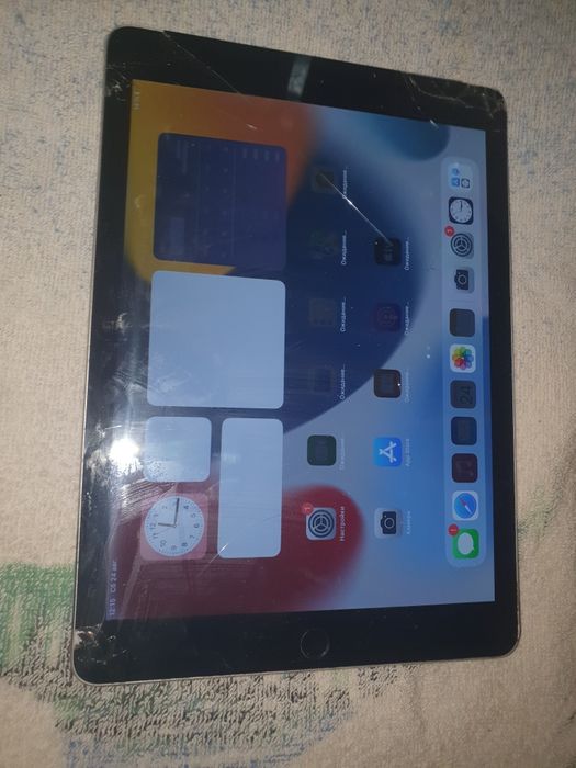 Продам ipad air 2 64gb neverlock с битым экраном