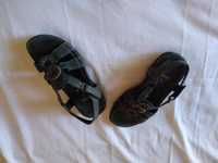 Sandálias almofadadas de cor preta