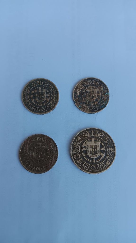 Moedas de 50 cent. e 1 escudo. 1924 e 1926