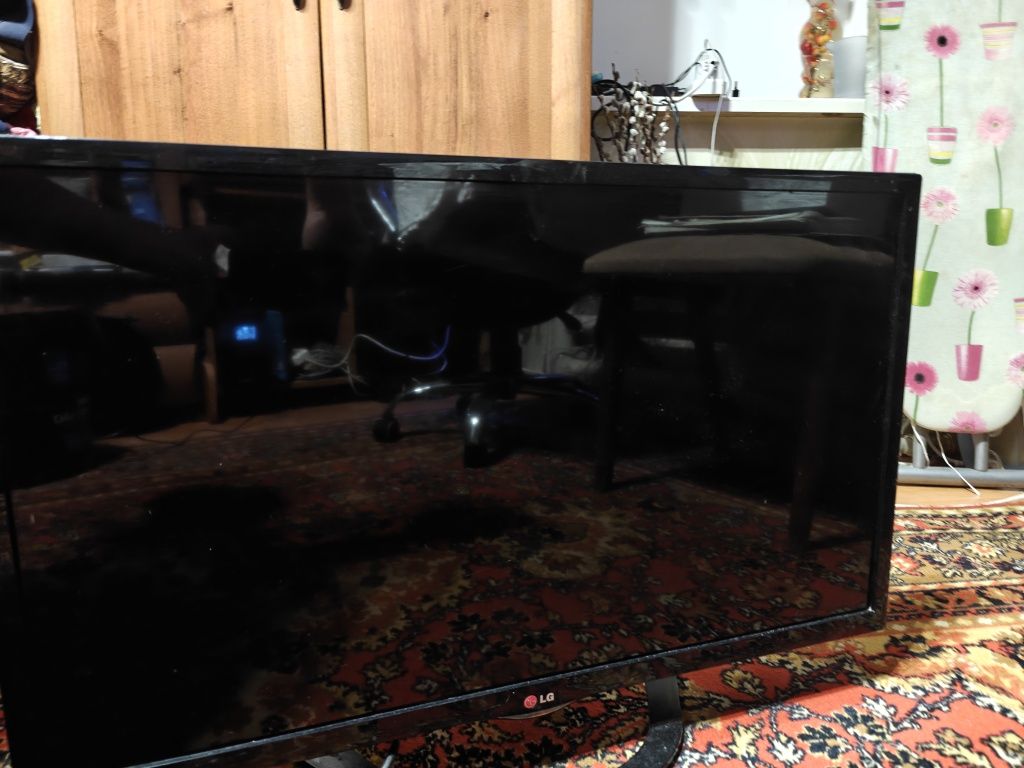 Телевизор LG32LN570V